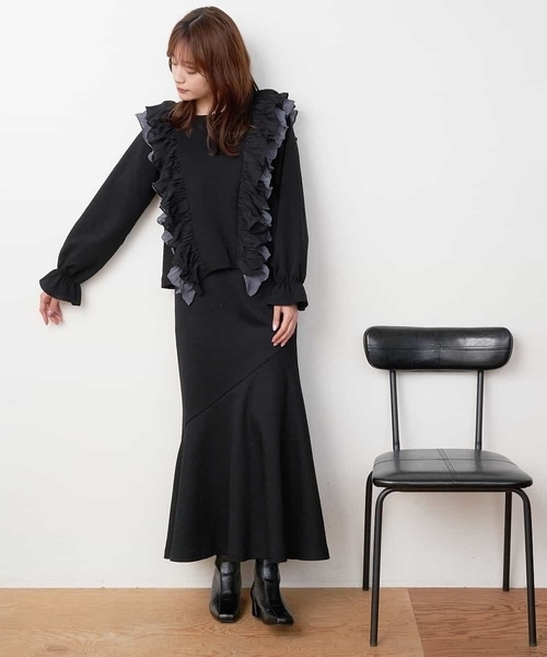 A de a.v.v(アードアー・ヴェ・ヴェ)の「プリーツラッフルドッキングTEE(Tシャツ/カットソー・レディース・アイボリー/ブラック・38/36)」の4枚目の写真