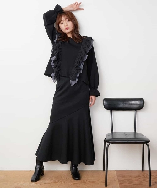 A de a.v.v(アードアー・ヴェ・ヴェ)の「プリーツラッフルドッキングTEE(Tシャツ/カットソー・レディース・アイボリー/ブラック・38/36)」の8枚目の写真