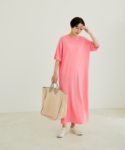 SALON adam et rope'（サロン アダム エ ロペ）の「【極上の肌ざわり】Tシャツワンピース-CreamyCotton /クリーミーコットン-（ワンピース・レディース・ピンク/ライトグリーン/ブラック系その他・FREE）」の6枚目の写真