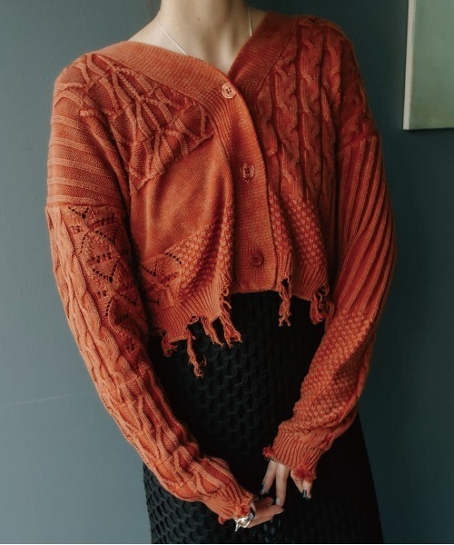 MARTE(マルテ)の「Damage Wash Knit Cardigan(カーディガン/ボレロ・レディース・オレンジ/ブルー・FREE)」の13枚目の写真