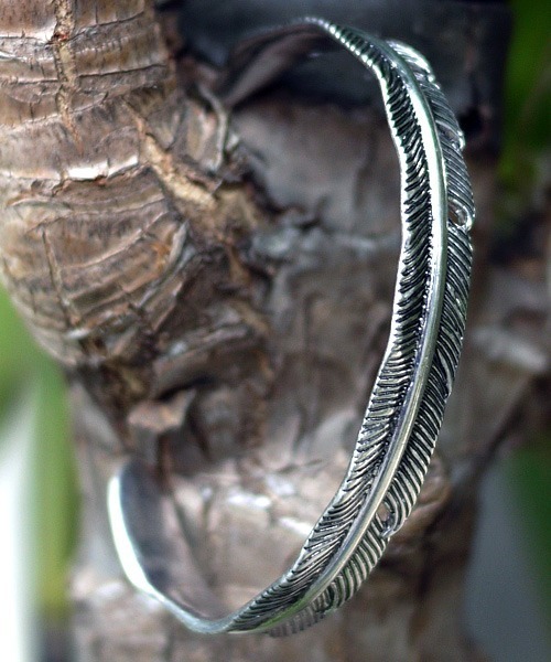 Revo.（レボ）の「Revo. フェザーバングル［巾着袋付き］（バングル/リストバンド・メンズ・ゴールド/シルバー・FREE）」の13枚目の写真