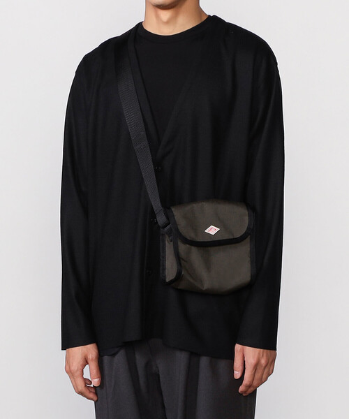 DANTON(ダントン)の「DANTON | コーデュラナイロン ショルダーポーチ(ショルダーバッグ・レディース・ブラック/レッド/ダークグレー/グレイッシュベージュ・ONE SIZE)」の21枚目の写真