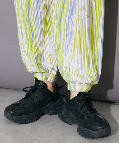 Bloom Closet(ブルームクローゼット)の「プラットフォームスニーカー(スニーカー・レディース・ブラック/ホワイト・MEDIUM/LARGE/SMALL)」の2枚目の写真
