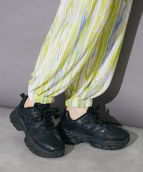 Bloom Closet(ブルームクローゼット)の「プラットフォームスニーカー(スニーカー・レディース・ブラック/ホワイト・MEDIUM/LARGE/SMALL)」の4枚目の写真
