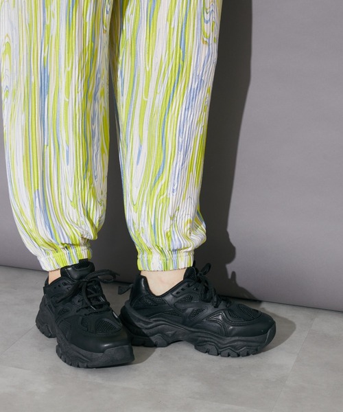 Bloom Closet(ブルームクローゼット)の「プラットフォームスニーカー(スニーカー・レディース・ブラック/ホワイト・MEDIUM/LARGE/SMALL)」の3枚目の写真