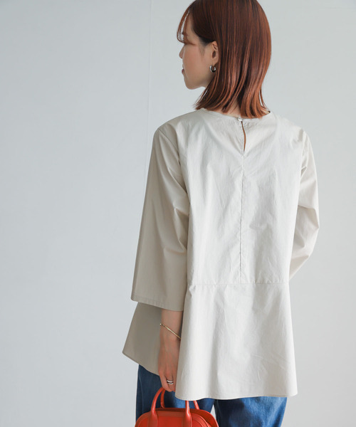 URBAN RESEARCH DOORS(アーバンリサーチドアーズ)の「フレアヘムブラウス(シャツ/ブラウス・レディース・ライトベージュ/ブラック/グリーン・MEDIUM)」の11枚目の写真