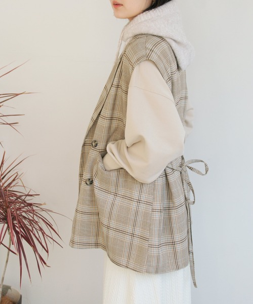 Crisp（クリスプ）の「ダブルボタンチェックジレ（ベスト・レディース・ベージュ/グレー・FREE）」の2枚目の写真