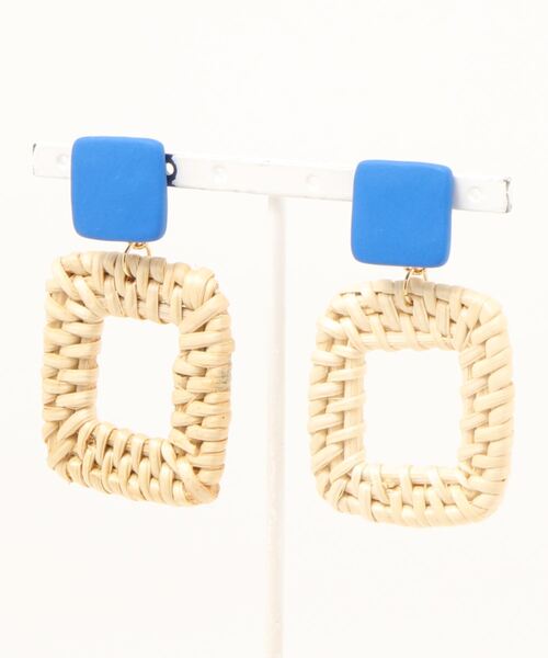 tone(トーン)の「【atelier*mio】クレイ × ラタン pierce(ピアス(両耳用)・レディース・ブラック/レッド/イエロー/ブルー/グリーン・FREE)」の1枚目の写真
