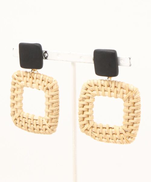 tone(トーン)の「【atelier*mio】クレイ × ラタン pierce(ピアス(両耳用)・レディース・ブラック/レッド/イエロー/ブルー/グリーン・FREE)」の2枚目の写真