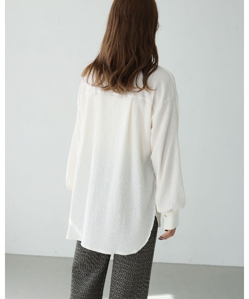 HER CLOSET（ハークローゼット）の「【shemoshelly】クリンクル ダブルボタンシャツブラウス（Tシャツ/カットソー・レディース・ブラック/ベージュ/オフホワイト・M）」の16枚目の写真