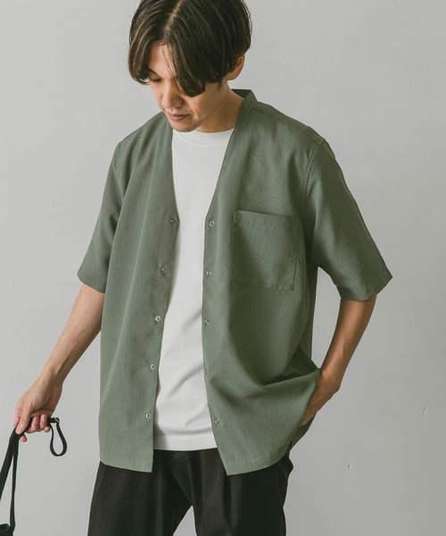 URBAN RESEARCH DOORS(アーバンリサーチドアーズ)の「イージーケア6分袖Vネックシャツ(シャツ/ブラウス・メンズ・ネイビー/ブラウン/グリーン系その他・MEDIUM/LARGE)」の4枚目の写真