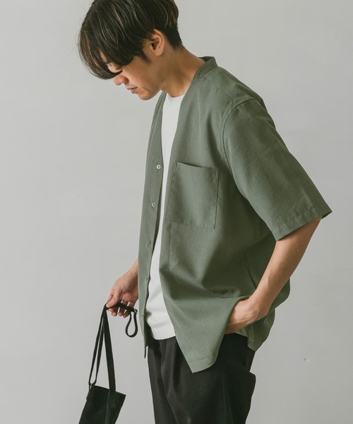 URBAN RESEARCH DOORS(アーバンリサーチドアーズ)の「イージーケア6分袖Vネックシャツ(シャツ/ブラウス・メンズ・ネイビー/ブラウン/グリーン系その他・MEDIUM/LARGE)」の5枚目の写真