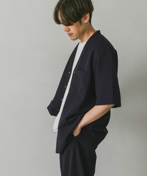 URBAN RESEARCH DOORS(アーバンリサーチドアーズ)の「イージーケア6分袖Vネックシャツ(シャツ/ブラウス・メンズ・ネイビー/ブラウン/グリーン系その他・MEDIUM/LARGE)」の14枚目の写真