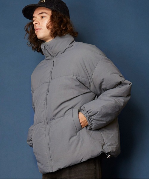 unrelaxing（アンリラクシング）の「ボリュームハイネック撥水ナイロンエコダウンジャケット（ダウンジャケット/コート・メンズ・ブラック/アイボリー/ライトカーキ/グレー/スミクロ/ブルー系/その他/ベージュ・FREE）」の3枚目の写真