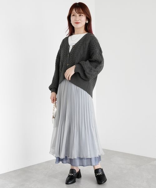 mysty woman(ミスティウーマン)の「ケーブルミックスボリュームカーディガン 165691(カーディガン/ボレロ・レディース・オフホワイト/チャコールグレー/モカ/ブルー/レッド/ライトグリーン・SMALL/MEDIUM)」の18枚目の写真