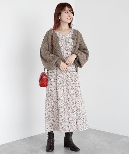 mysty woman(ミスティウーマン)の「ケーブルミックスボリュームカーディガン 165691(カーディガン/ボレロ・レディース・オフホワイト/チャコールグレー/モカ/ブルー/レッド/ライトグリーン・SMALL/MEDIUM)」の21枚目の写真