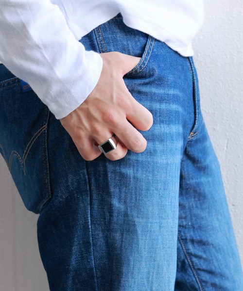 Ayler(アイラー)の「【Ayler】square top ring スクエアトップリング Ay-026(リング・メンズ・シルバー×ブラック・17号/15号)」の2枚目の写真