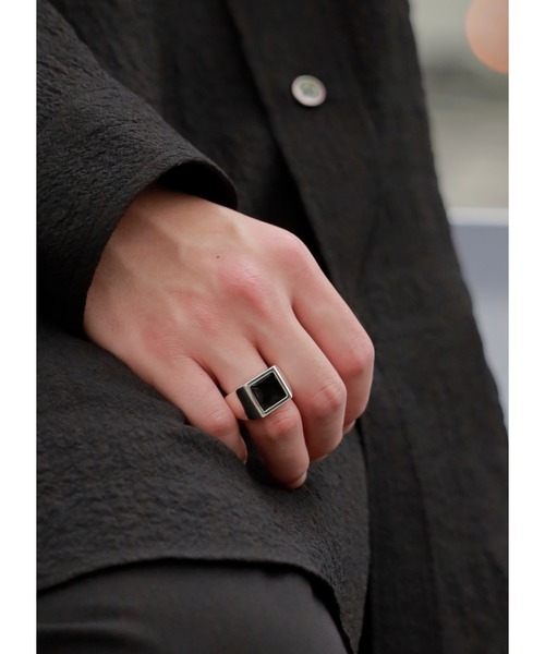 Ayler(アイラー)の「【Ayler】square top ring スクエアトップリング Ay-026(リング・メンズ・シルバー×ブラック・17号/15号)」の4枚目の写真