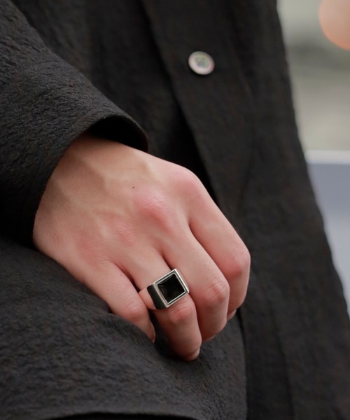 Ayler(アイラー)の「【Ayler】square top ring スクエアトップリング Ay-026(リング・メンズ・シルバー×ブラック・17号/15号)」の11枚目の写真