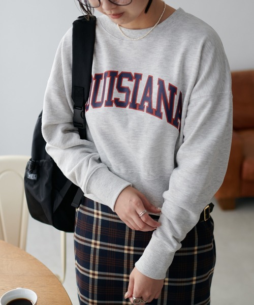 DISCOAT（ディスコート）の「カレッジショート丈スウエット（スウェット・レディース・ネイビー/オフホワイト/ライトベージュ・FREE）」の3枚目の写真