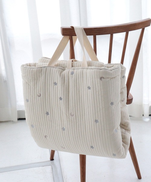 新品 ウタタネ utatane イブル ナップマット お昼寝マット　保育園 utatane（ウタタネ）の「イブル ナップマット 刺繍（ラグ/マット