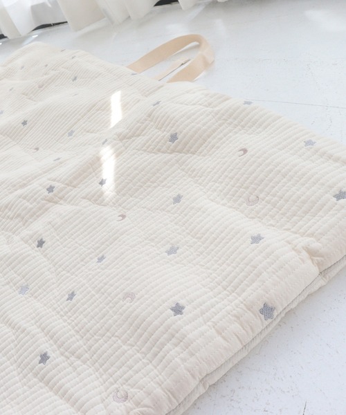 utatane（ウタタネ）の「イブル ナップマット 刺繍（ラグ/マット