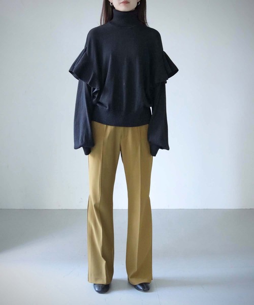 cheriella(シェリエラ)の「【cheriella】WEB限定ドロップショルダーフリルタートルネックニット(ニット/セーター・レディース・グリーン/ホワイト/パープル/ブラック・M)」の22枚目の写真