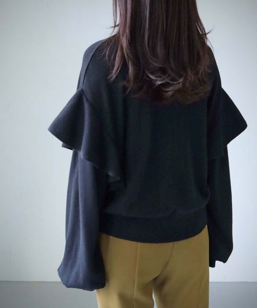 cheriella(シェリエラ)の「【cheriella】WEB限定ドロップショルダーフリルタートルネックニット(ニット/セーター・レディース・グリーン/ホワイト/パープル/ブラック・M)」の19枚目の写真