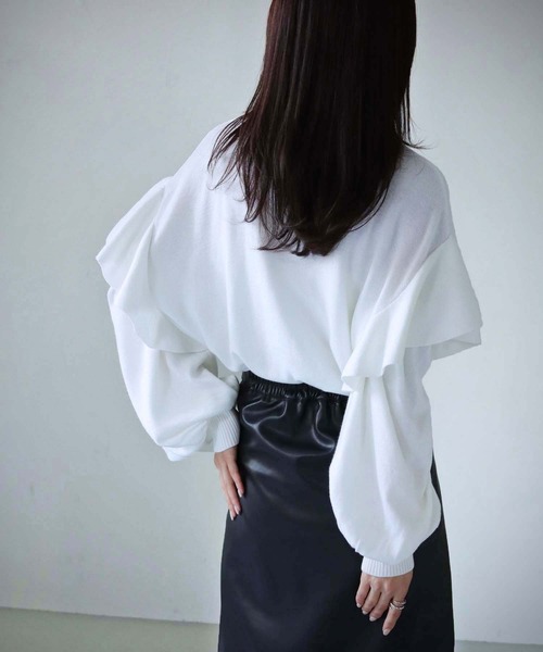 cheriella(シェリエラ)の「【cheriella】WEB限定ドロップショルダーフリルタートルネックニット(ニット/セーター・レディース・グリーン/ホワイト/パープル/ブラック・M)」の7枚目の写真