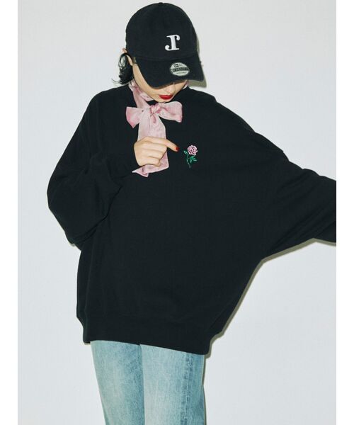 jouetie(ジュエティ)の「バックBIGロゴローズプルオーバー(Tシャツ/カットソー・レディース・パープル/ブルー/グレー/ブラック・MEDIUM)」の6枚目の写真