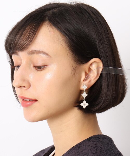 ペア⭐︎デイジーピアス デイジーモチーフ ピアス（ピアス（両耳用））｜LAURA ASHLEY