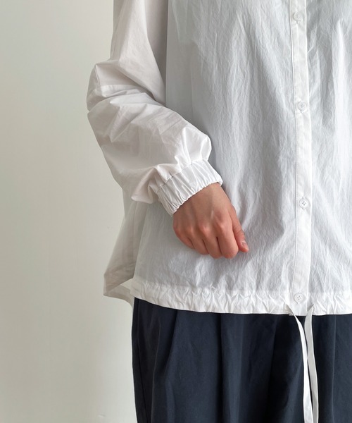 CANAL JEAN(キャナルジーン)の「RED CHOP WORKS(レッドチョップワークス) オーバーサイズコットンギャザーシャツ(シャツ/ブラウス・レディース・ホワイト・ONE SIZE)」の4枚目の写真