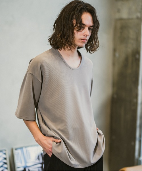 CASPER JOHN(キャスパージョン)の「U-neck loose T-shirts/UネックルーズTシャツ(Tシャツ/カットソー・メンズ・ホワイト/ライトグレー/カーキ/ブラック・SMALL/MEDIUM/LARGE)」の4枚目の写真