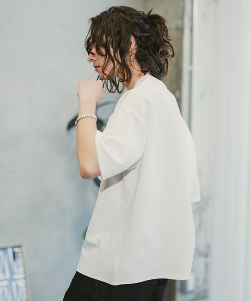 CASPER JOHN(キャスパージョン)の「U-neck loose T-shirts/UネックルーズTシャツ(Tシャツ/カットソー・メンズ・ホワイト/ライトグレー/カーキ/ブラック・SMALL/MEDIUM/LARGE)」の7枚目の写真