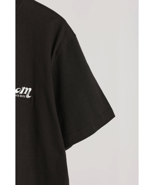 WoM(ワム)の「AOT ART T(Tシャツ/カットソー・レディース・オフホワイト/ライトブルー/スミクロ・MEDIUM/LARGE/SMALL)」の11枚目の写真