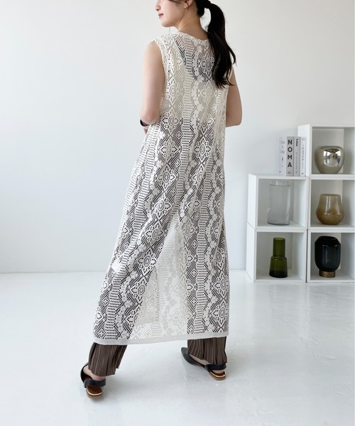 Meli rich(メリーリッチ)の「前後2WAYクロシェレースワンピース(ロングジレ)(ワンピース・レディース・ブラック/アイボリー・FREE)」の12枚目の写真