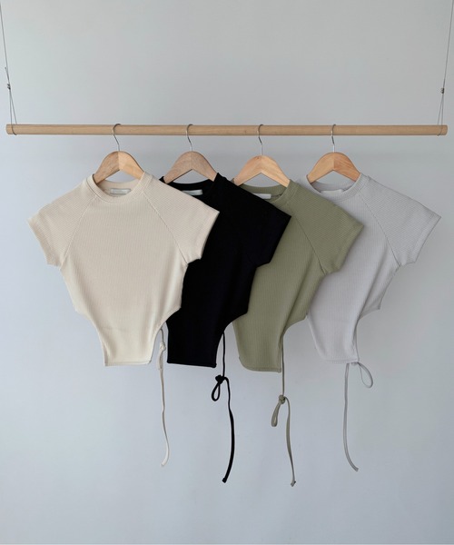 me+em select(ミームセレクト)の「バックストラップカットアウトショートリブTシャツ【 韓国製 】(Tシャツ/カットソー・レディース・グレー/カーキ/ブラック/クリーム・FREE)」の8枚目の写真