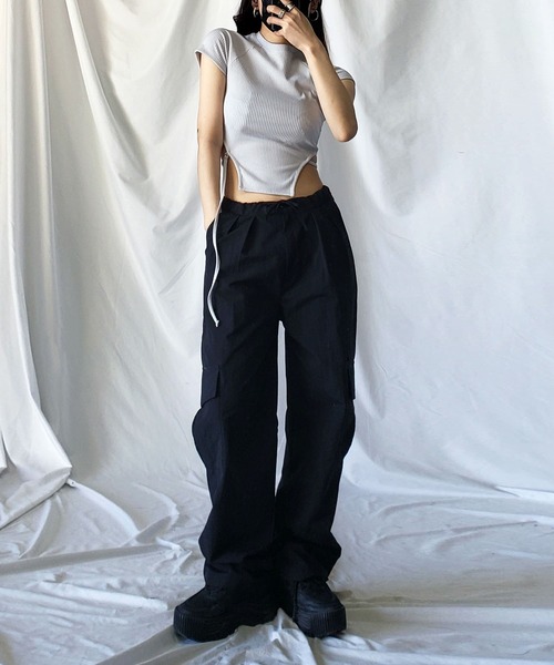 me+em select(ミームセレクト)の「バックストラップカットアウトショートリブTシャツ【 韓国製 】(Tシャツ/カットソー・レディース・グレー/カーキ/ブラック/クリーム・FREE)」の15枚目の写真