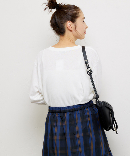 JOURNAL STANDARD（ジャーナルスタンダード）の「GENUINEロゴロングTシャツ（Tシャツ/カットソー・レディース・ホワイト系その他/レッド/ホワイト/チャコールグレー・FREE）」の18枚目の写真