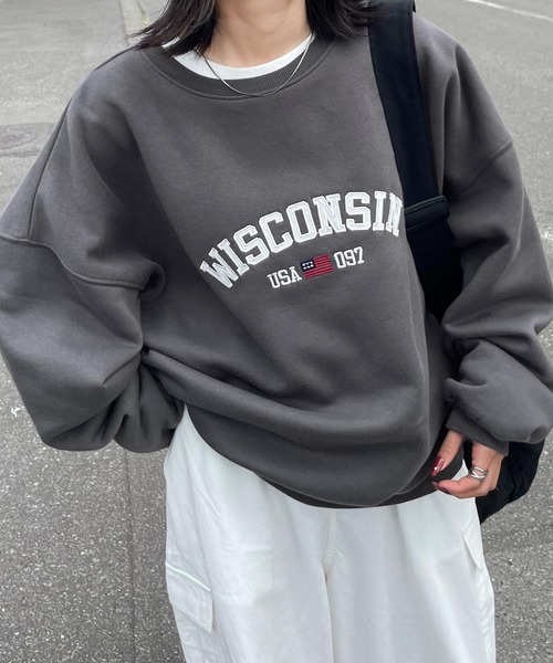 Chillfar（チルファー）の「刺繍ワッペンアーチロゴスウェット