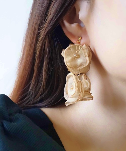 CERCA（チェルカ）の「jolie minette/ふわふわ2連レース ボリューム ピアス（ピアス（両耳用）・レディース・ブラック/ホワイト/ブラウン/ベージュ・FREE）」の11枚目の写真