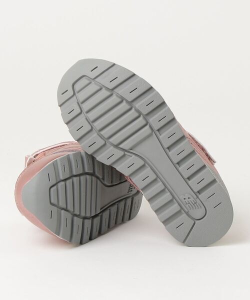 NEW BALANCE（ニューバランス）の「YV996T（スニーカー・キッズ・シルバー/ピンク系その他・18.0cm/21.0cm/21.5cm/19.5cm/23.0cm/24.0cm/22.0cm/20.5cm/17.5cm/18.5cm/22.5cm/23.5cm/19.0cm/17.0cm/20.0cm）」の6枚目の写真
