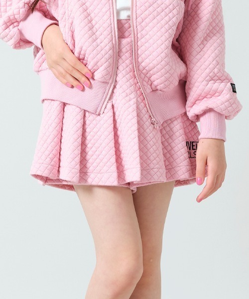 by LOVEiT(バイラビット)の「キルトコードスカパン(スカート・キッズ・ブラック/ピンク/アイボリー・120cm/130cm/150cm/140cm/160cm)」の1枚目の写真