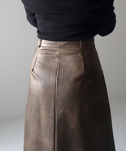 me+em select(ミームセレクト)の「※※【 3color / 3size 】フロントスリットヴィンテージフェイクレザースカート(スカート・レディース・ブラック/ベージュ/グレー・SMALL/MEDIUM/LARGE)」の22枚目の写真