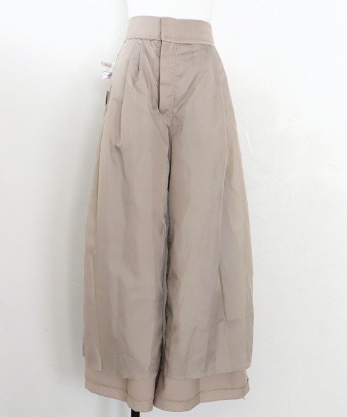 Pierrot(ピエロ)の「ハイウエストタックワイドパンツ(スラックス・レディース・グレイッシュベージュ/ネイビー・PM/M/L)」の21枚目の写真