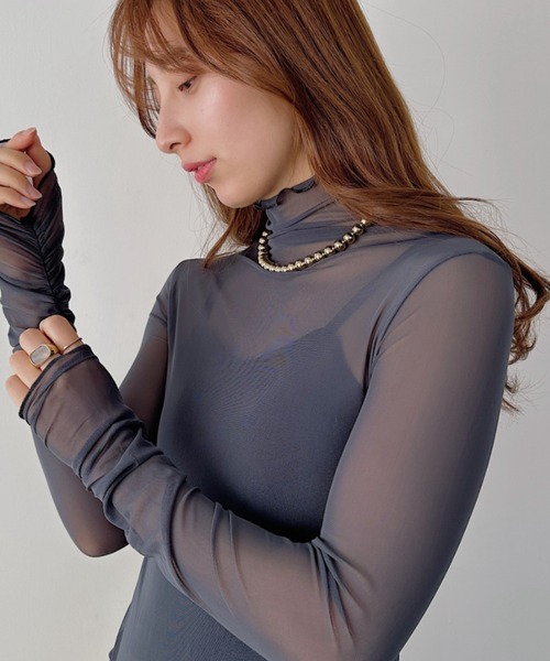 un+frame（アンフレーム）の「shirring mellow sheer tops／袖シャーリング タイダイ柄 メロウハイネックシアーインナートップス（Tシャツ/カットソー・レディース・グリーン/ピンク/モカ/オレンジ/ホワイト/カーキ/ライトグレー/アイボリー/ブラック/ダークブルー/ピンクベージュ/パープル系その他/パープル/グレー/ライトグリーン/ブラック系その他/ダークグレー/ネイビー・FREE）」の8枚目の写真