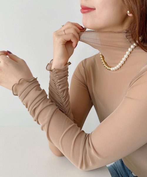 un+frame（アンフレーム）の「shirring mellow sheer tops／袖シャーリング タイダイ柄 メロウハイネックシアーインナートップス（Tシャツ/カットソー・レディース・グリーン/ピンク/モカ/オレンジ/ホワイト/カーキ/ライトグレー/アイボリー/ブラック/ダークブルー/ピンクベージュ/パープル系その他/パープル/グレー/ライトグリーン/ブラック系その他/ダークグレー/ネイビー・FREE）」の9枚目の写真