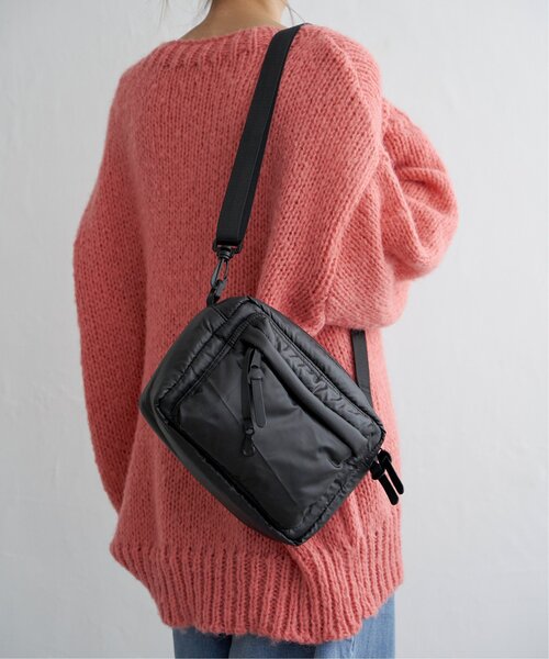 LBC（エルビーシー）の「パテッドショルダーミニ（ショルダーバッグ・レディース・グリーン系/ブラック・FREE）」の2枚目の写真