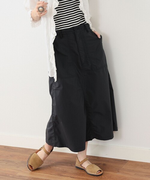 BEAMS BOY(ビームスボーイ)の「BEAMS BOY / ソロテックス ベイカー スカート(スカート・レディース・ブラック/オリーブ・ONE SIZE)」の2枚目の写真