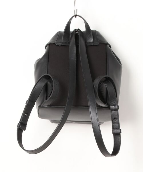 FURLA（フルラ）の「FURLA FLOW S BACKPACK（バックパック/リュック・レディース・ブラック・ONE SIZE）」の2枚目の写真